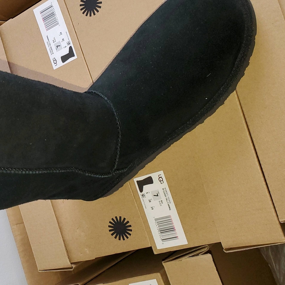 UGG original  with receipt  from the store size 7